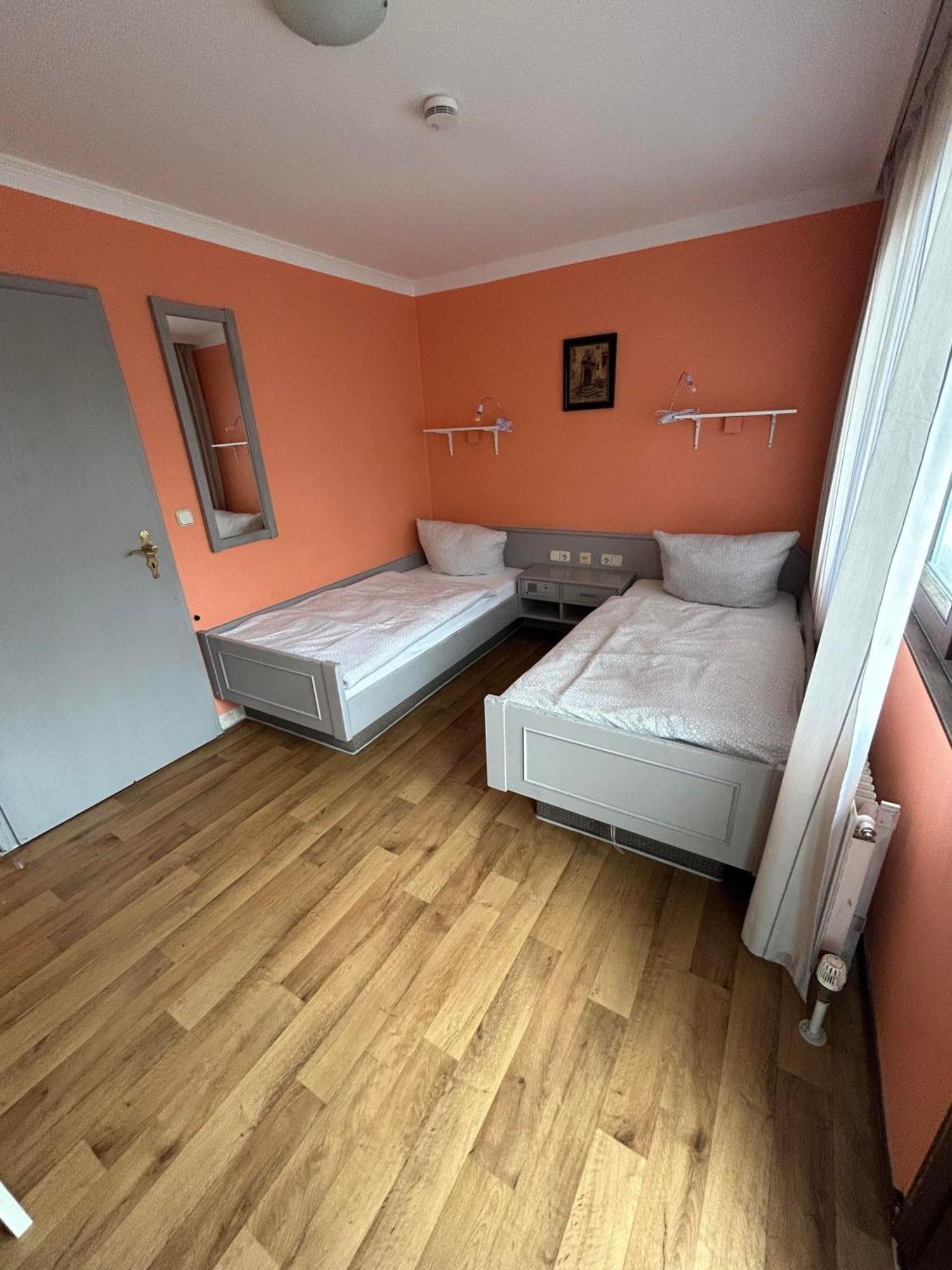 Hostel Low Budget Aubing Apartmenthostel Aub 162 *