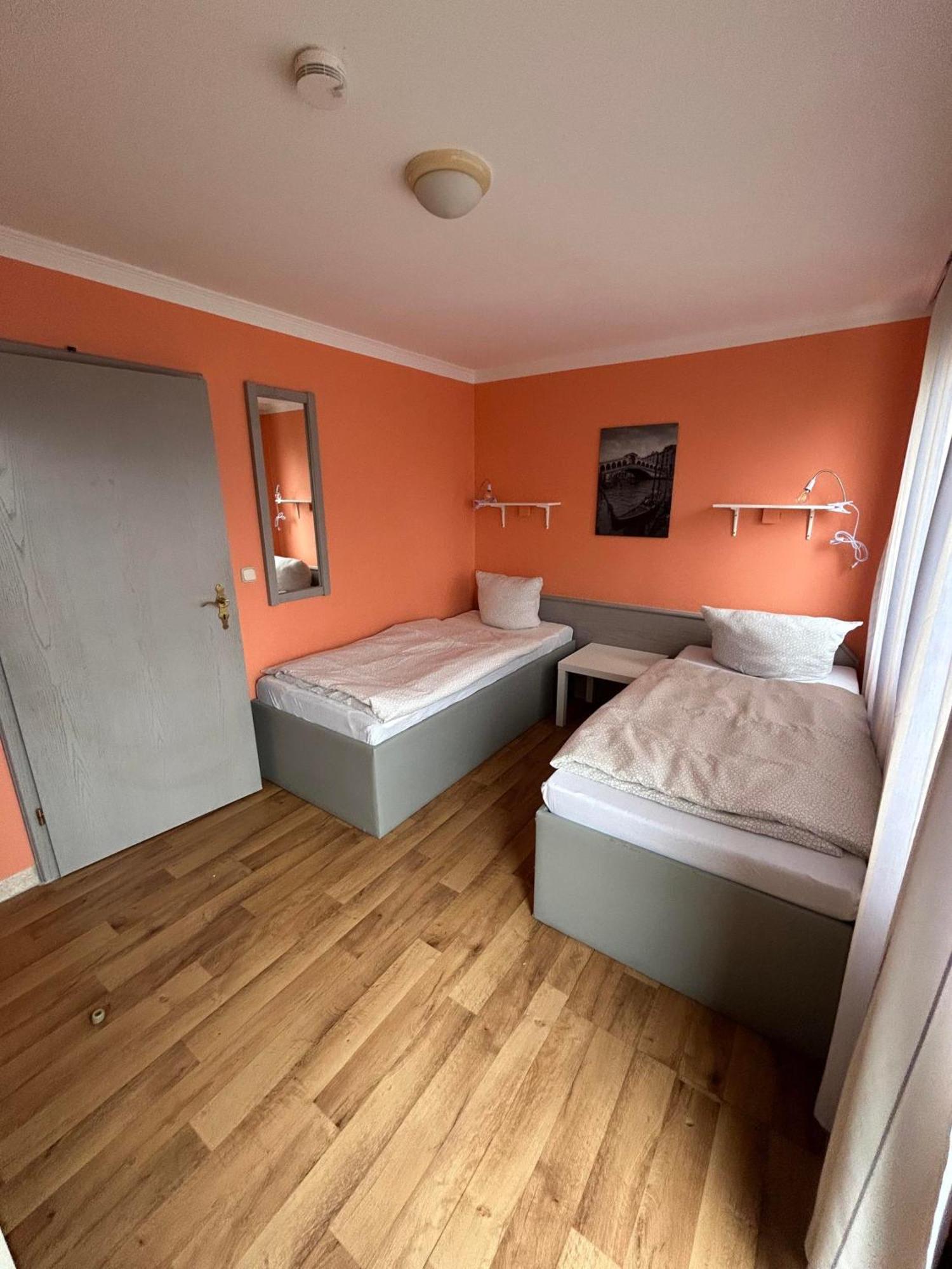 Low Budget Aubing Apartmenthostel Aub 162 Hostel