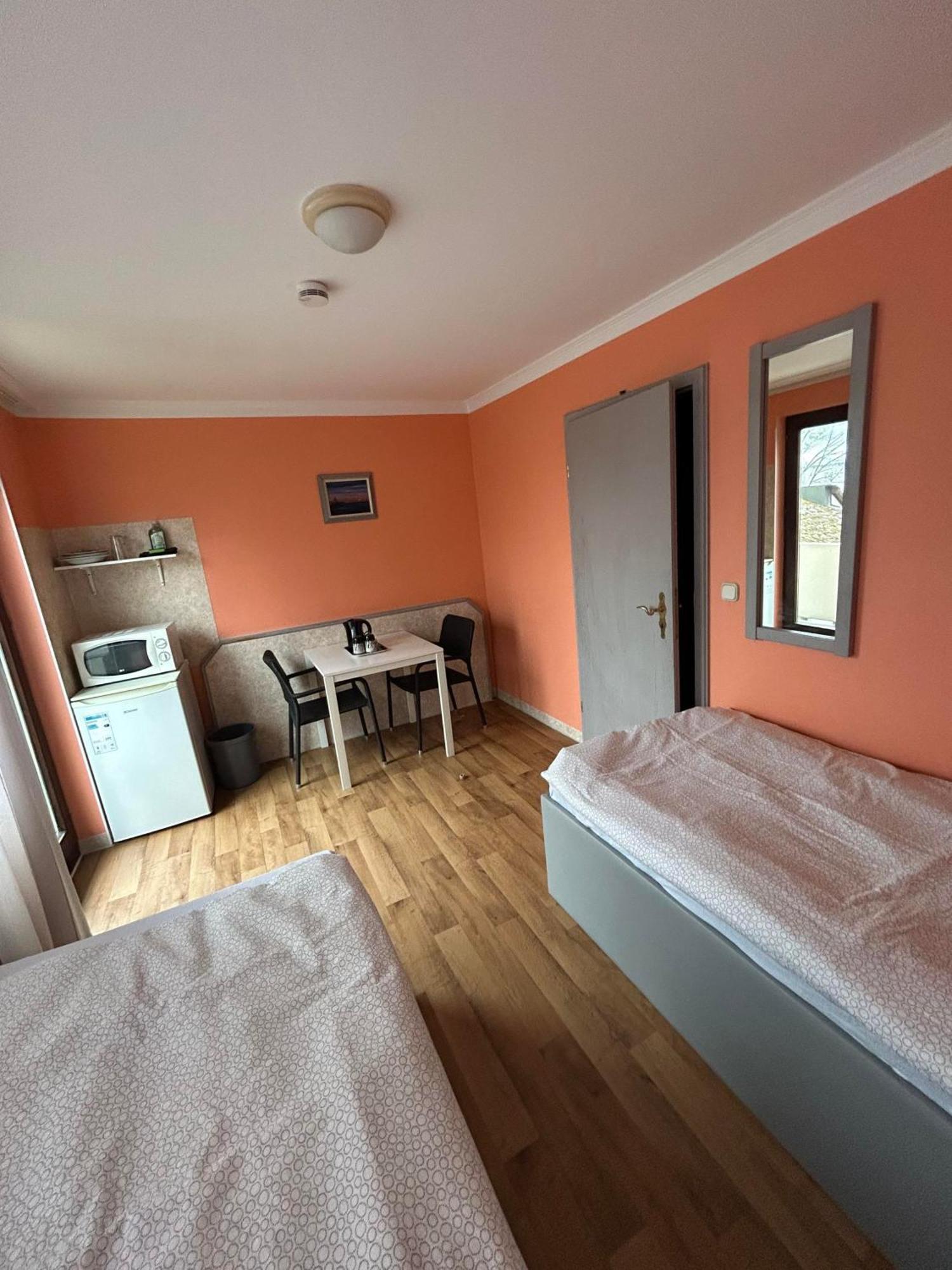 Hostel Low Budget Aubing Apartmenthostel Aub 162 *