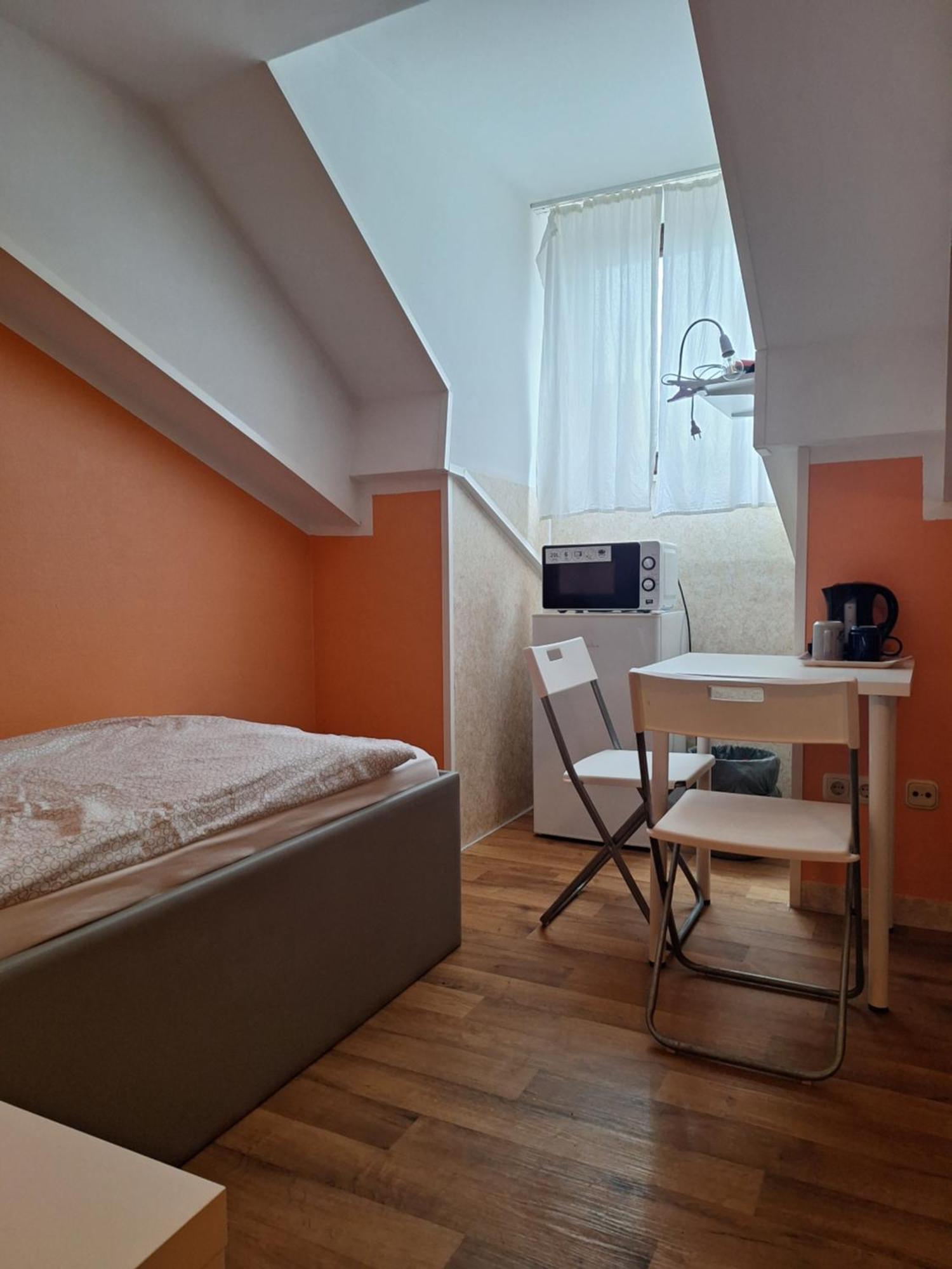 Low Budget Aubing Apartmenthostel Aub 162 Hostel München