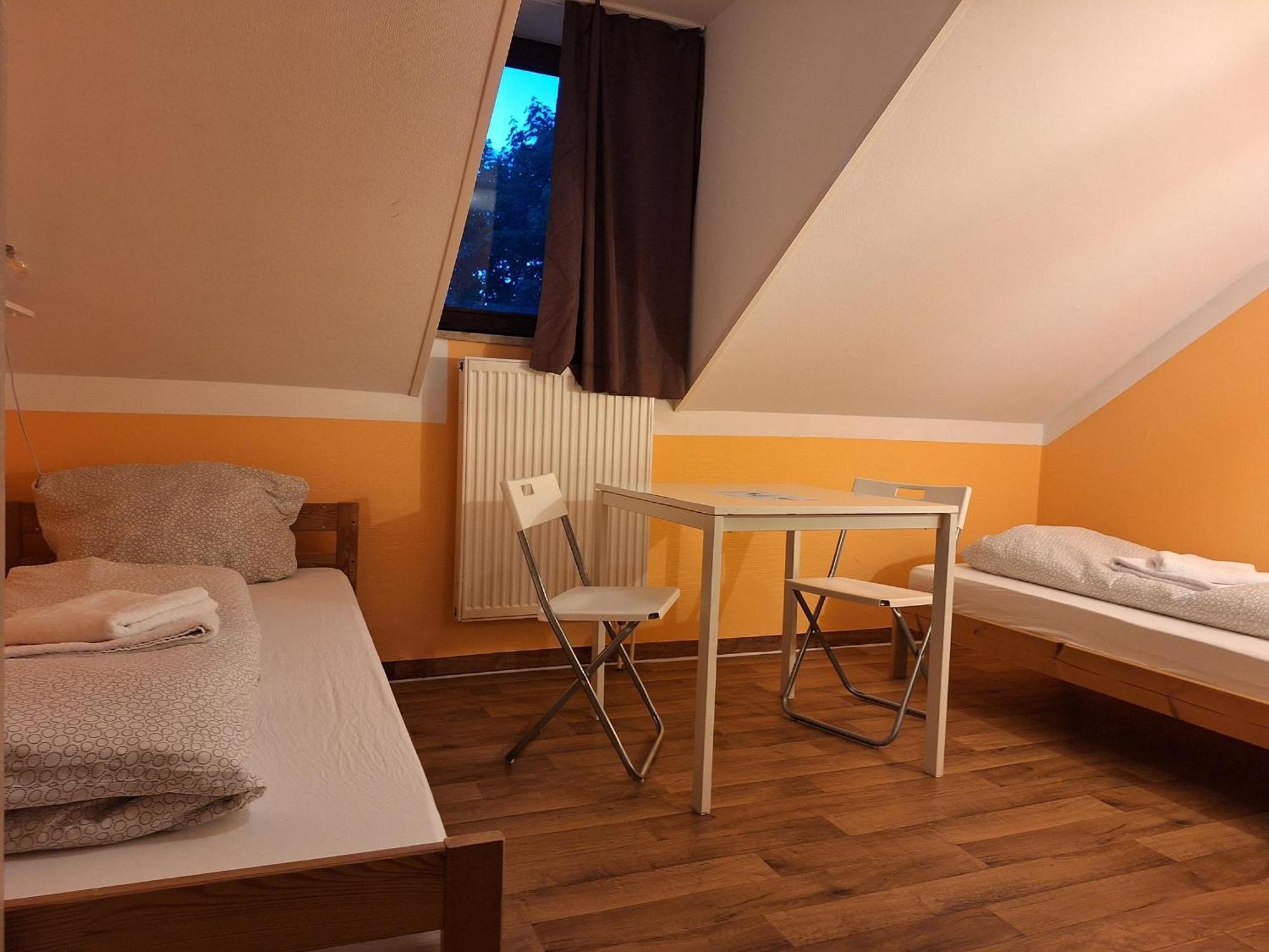 Hostel Low Budget Aubing Apartmenthostel Aub 162 *