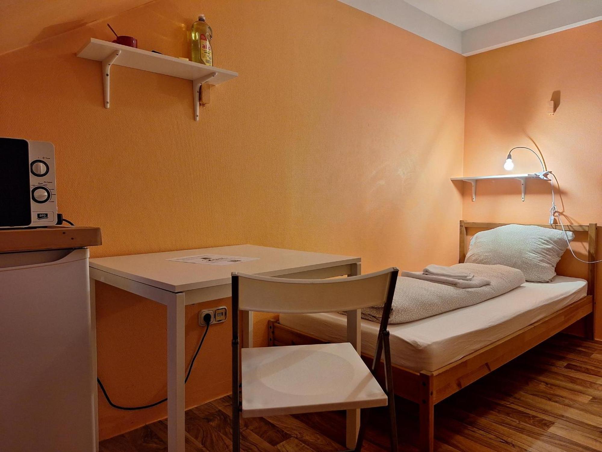 Low Budget Aubing Apartmenthostel Aub 162 Hostel *