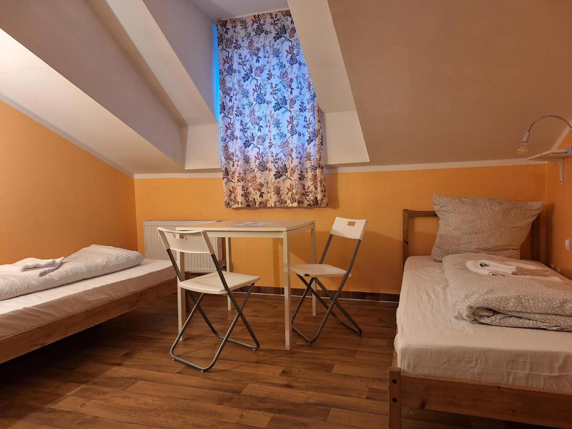 Low Budget Aubing Apartmenthostel Aub 162 Hostel